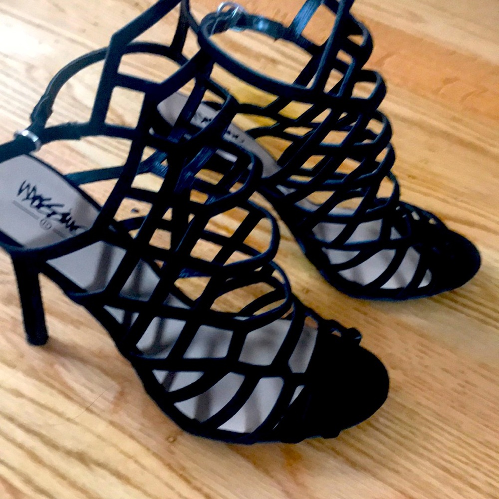 High heels black